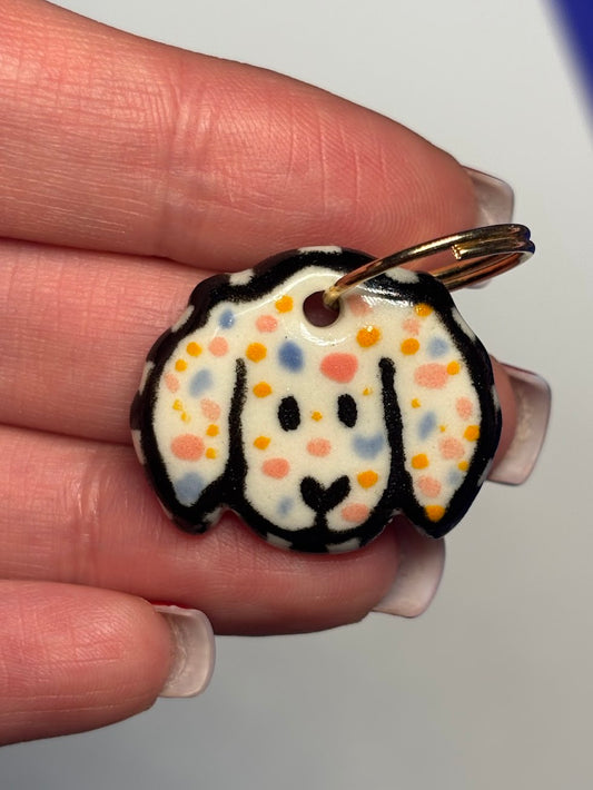 Charms piesek kolorowy kropek