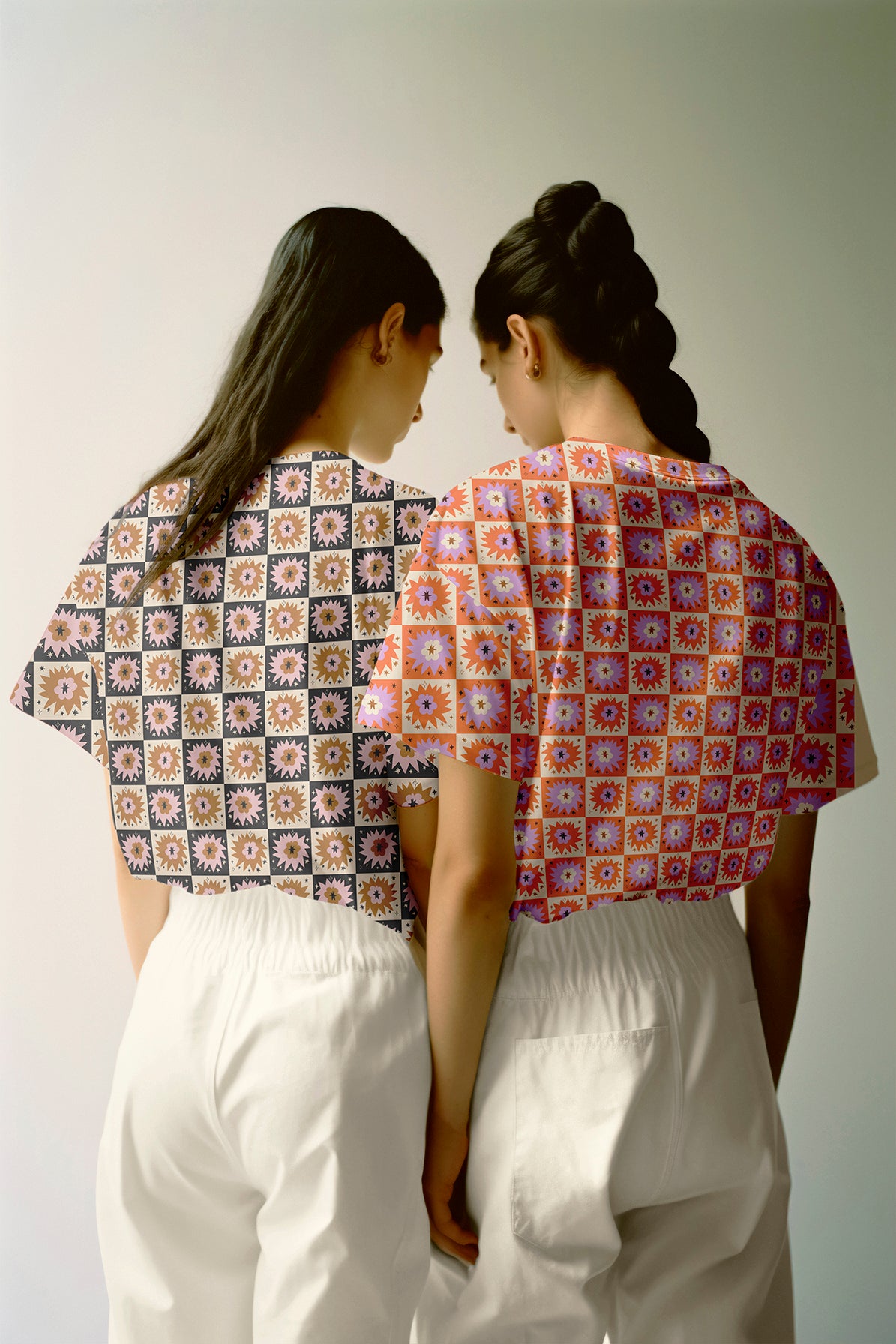 Wzór powierzchniowy Retro Bloom Star Kusik Illustration