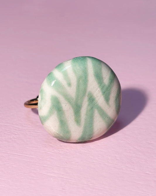 Pierścionek ceramiczny zeberka pistacja